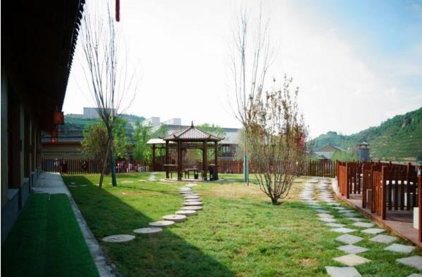 延安延湖客栈｜红街湖畔网红美居，把陕北的烟火住进日常